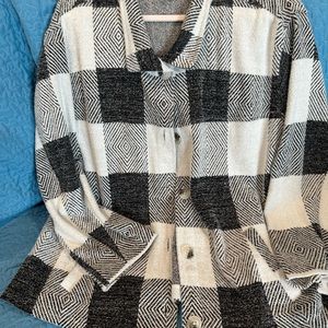 Very nicely very lightweight jacket. Size 2X.